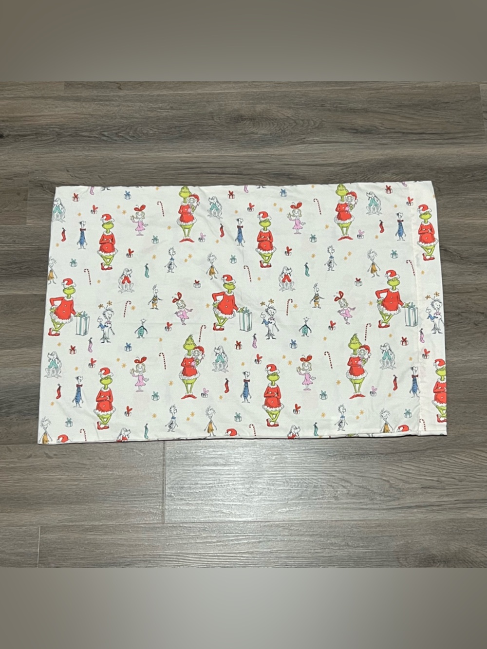 Dr. Seuss The Grinch Pillow Case Max Cindy Lou Christmas Standard Size 2025